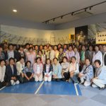 視察研修で親睦を深める(6月25日)